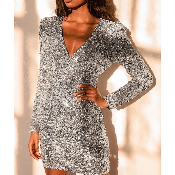 New FOREVER 21 Sparkling Silver Sequin Long Sleeve V-Neck Mini Dress fits small - Picture 1 of 13